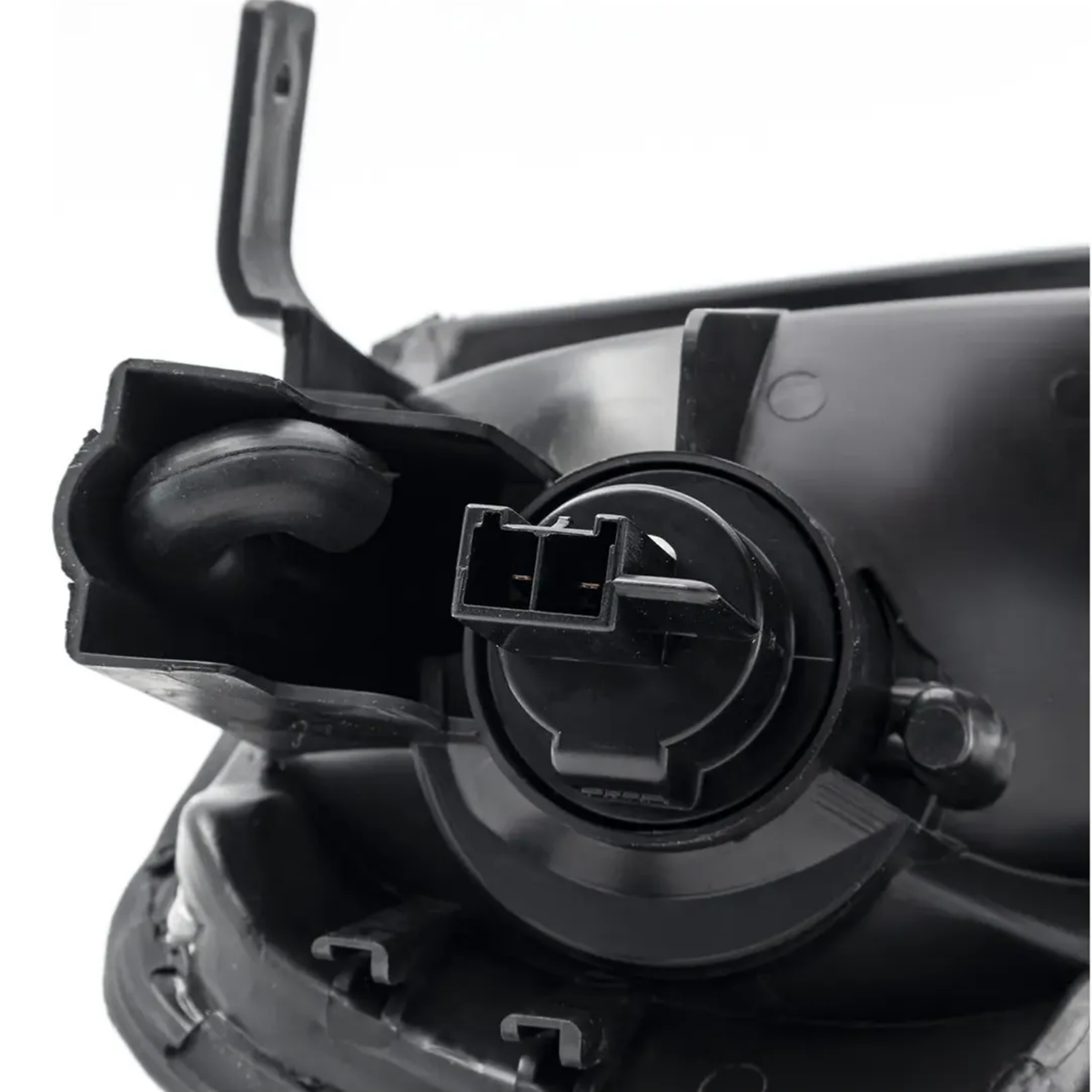 Par de Faros Direccionales con Focos para Nissan Tsuru III 2001–2017